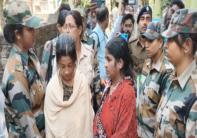 মধ্যমগ্রামে খুন কাণ্ড: ঘটনার পুনর্নির্মাণ করছে পুলিস