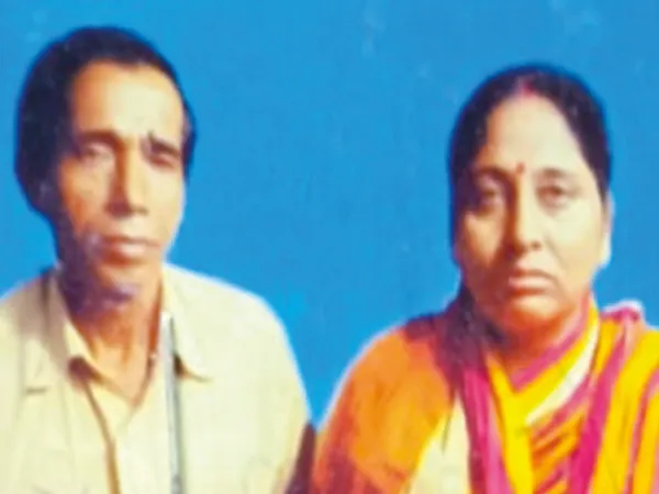 ব্যাঙ্ক ঋণে মেয়েদের বিয়ে, বিষপানে মৃত্যু দম্পতির