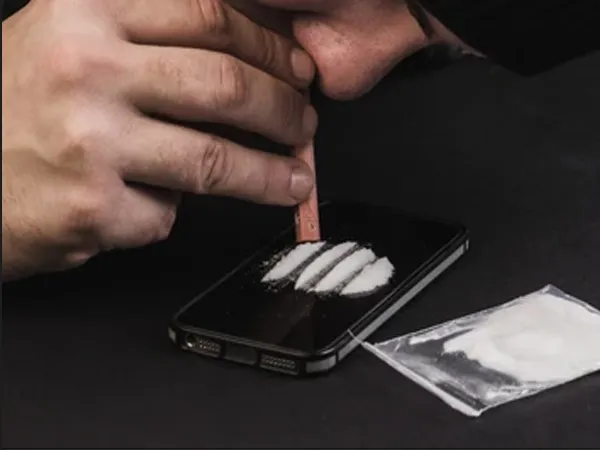কোডের আড়ালে পাচার হচ্ছে মাদক ও মোবাইল