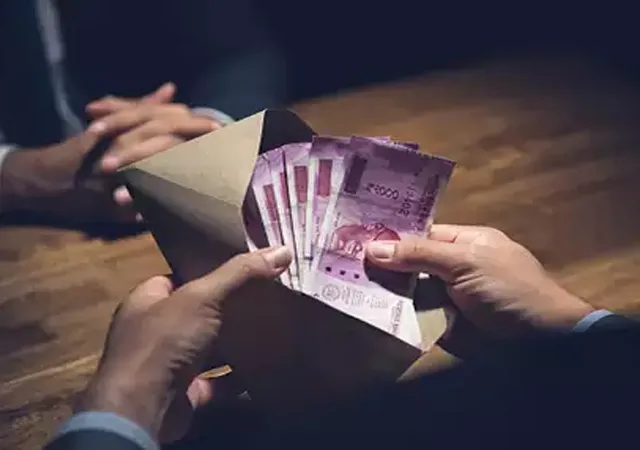জমি কিনতে ৭ কোটি দালালদের ঘরে দু’কোটি!