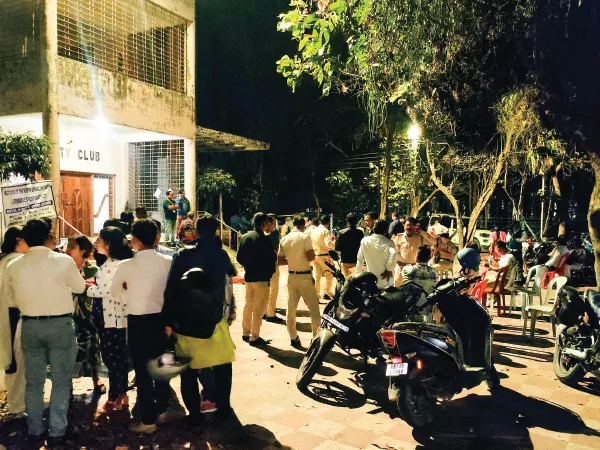 আসন কমলেও সমবায় সমিতি বামেদের দখলে