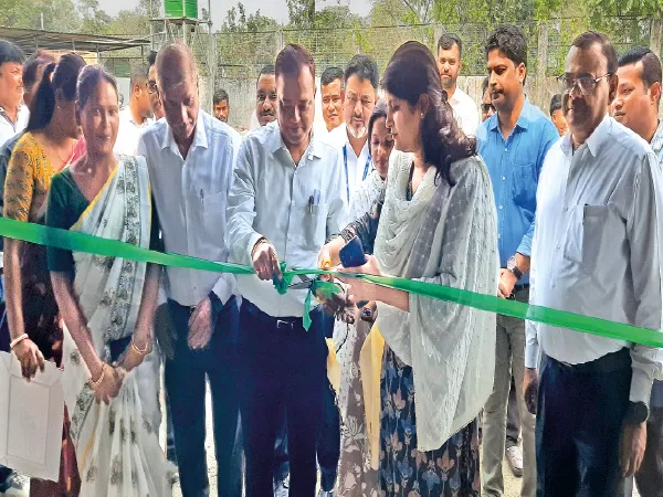 বাগডোগরা বিমানবন্দরের বর্জ্য নিয়ে প্রক্রিয়াকরণ করবে মহকুমা পরিষদ