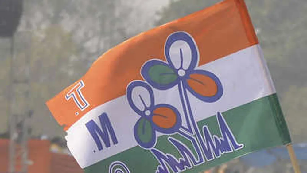 ব্লক ভূমিদপ্তরে ঘুষ, বিক্ষোভ তৃণমূলের