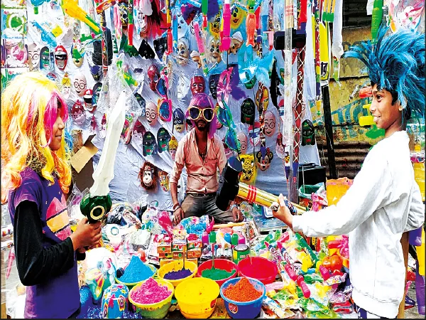রঙের বাজারে হিট কেজিএফ-পুষ্পা