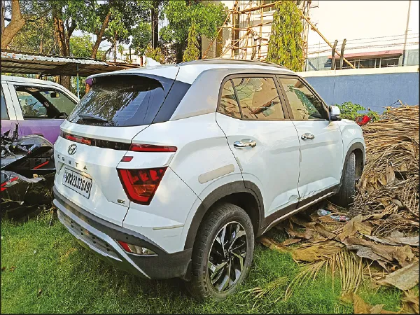 বচসা! গাড়ির ধাওয়ায় রাস্তায় পড়ে বাইক চালকের মৃত্যু