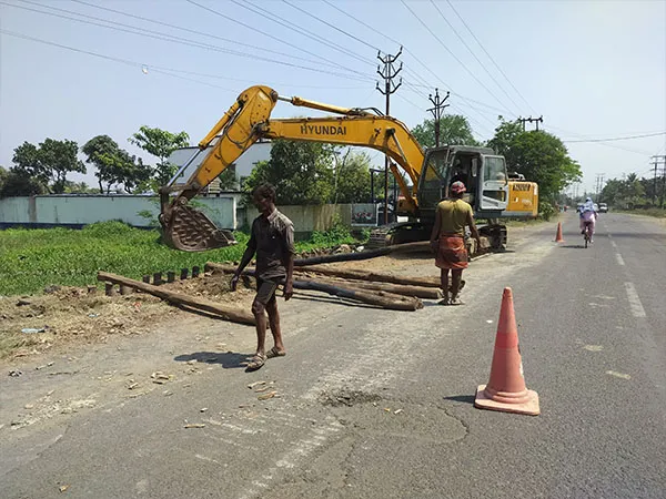 জোরকদমে চলছে হাওড়া আমতা রোড সম্প্রসারণের কাজ, তীব্র যানজট থেকে রেহাই মিলবে শীঘ্রই