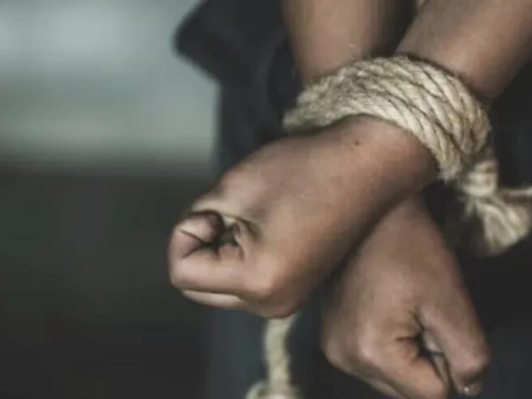 বাগডোগরায় সপ্তম শ্রেণির ছাত্রকে মাঝ রাস্তা থেকে অপহরণ, মারধর