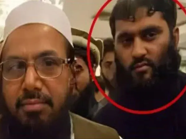 পাকিস্তানে গুলিতে ঝাঁঝরা হাফিজ সইদ ঘনিষ্ঠ জঙ্গি