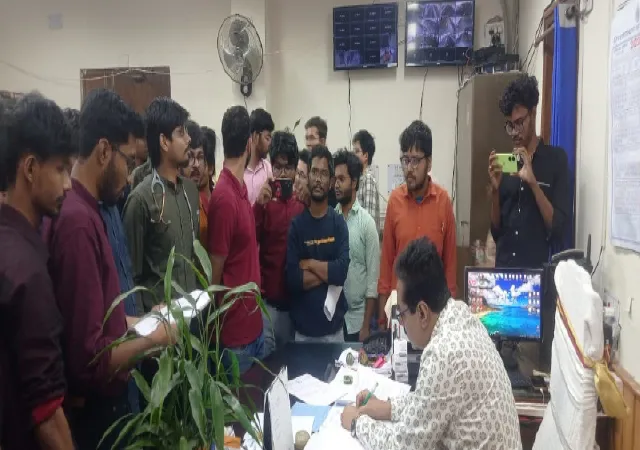 এনবিএমসি: ডিনের পদত্যাগ চেয়ে প্রিন্সিপালের দ্বারস্থ জুনিয়র ডাক্তাররা
