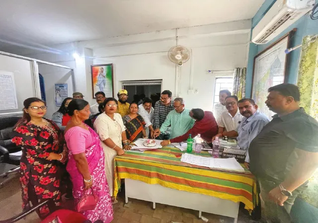 তিনবছরেও পার্কিংজোন গড়তে ব্যর্থ পুরসভা, বর্ষপূর্তিতে সমালোচনার ঝড়
