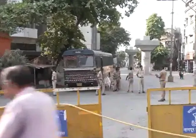 আওরঙ্গজেবের সমাধি ইস্যু: মহারাষ্ট্রের নাগপুরের ১০টি থানা এলাকায় কার্ফু জারি রয়েছে