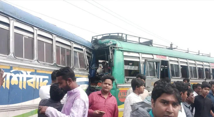 বর্ধমানের আলমপুরে দুটি বাসের ধাক্কা, জখম ২০