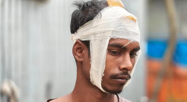 ভাইকে বাঁচাতে গিয়ে প্রতিবেশীর হাতে আক্রান্ত দাদা, পলাতক অভিযুক্ত যুবক