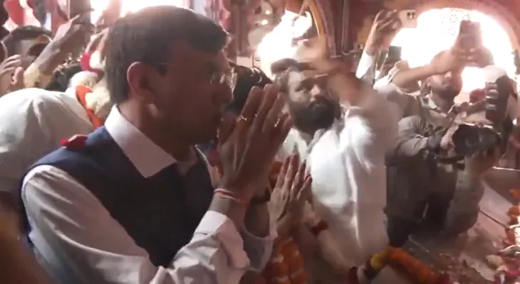 অযোধ্যার হনুমানগড়ি মন্দিরে গেলেন কেন্দ্রীয় মন্ত্রী মনসুখ মাণ্ডব্য