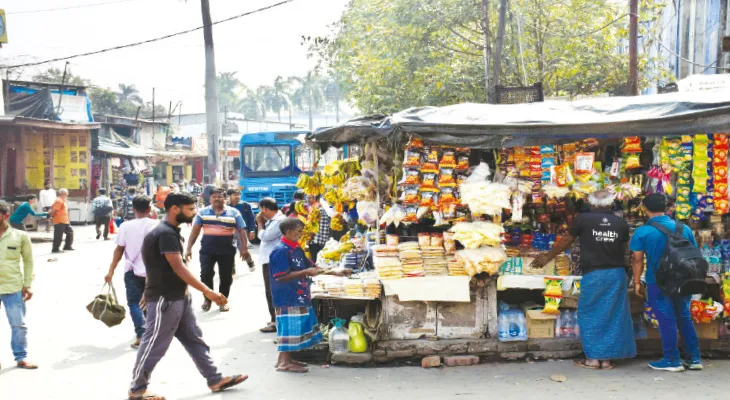 রাস্তা জবরদখল বরদাস্ত নয়, কড়া পদক্ষেপের হুঁশিয়ারি পুরসভার
