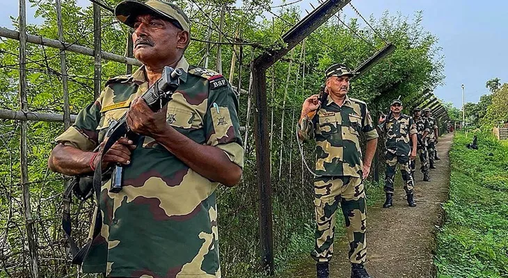 বিএসএফের মারে গুরুতর আহত কৃষক হুঁশিয়ারি মন্ত্রী বিপ্লবের  থানায় অভিযোগ পরিবারের