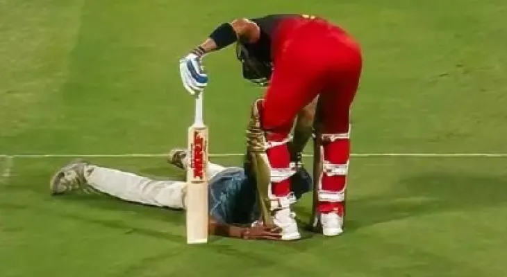 ‘কোহলিকে ছোঁয়ার স্বপ্ন ছিল বলে রেলিং টপকাই’