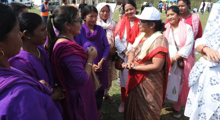 সেন্ট্রাল ডুয়ার্স চা বাগানে ডিএম, এসপি, শুনলেন সমস্যার কথা