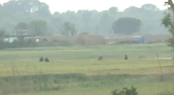 জঙ্গিদের খোঁজে জম্মু ও কাশ্মীরের কাঠুয়ার হীরানগরে সেনার তল্লাশি অভিযান