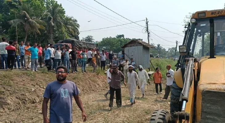 হাইকোর্টের নির্দেশ সত্ত্বেও নেই পর্যাপ্ত পুলিস আমডাঙায়, ফের থমকে গেল জাতীয় সড়ক সম্প্রসারণের কাজ