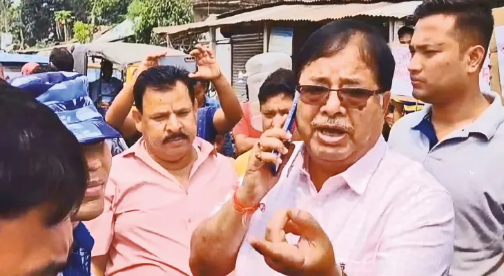 পিএইচই অফিসারকে ধমক উদয়নের, এক ঘণ্টায় স্বাভাবিক জল সরবরাহ