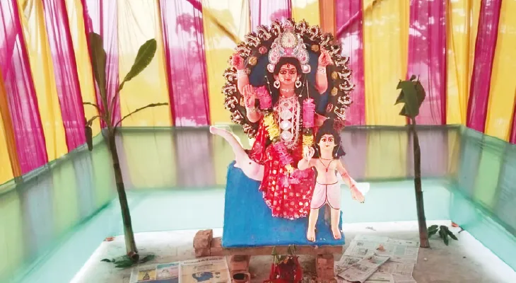 নতুন বন্ধু খুঁজে দেয় শীতলকুচির আক্রারহাট ত্রয়োদশী বারুণী মেলা