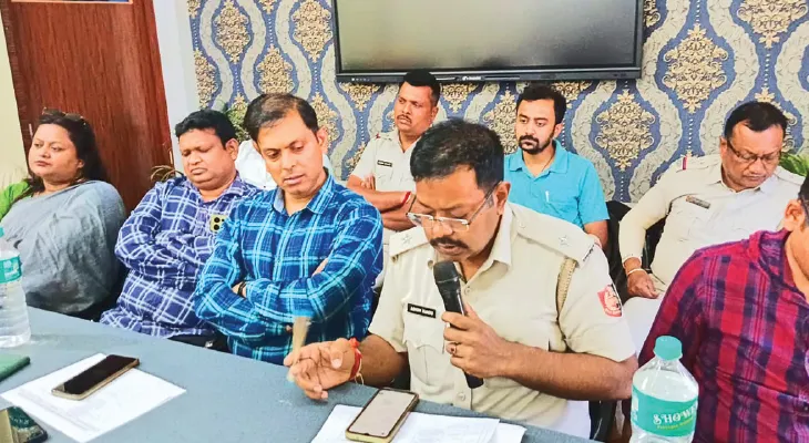 সড়ক পথ নিরাপত্তা বৈঠক গাজোলে