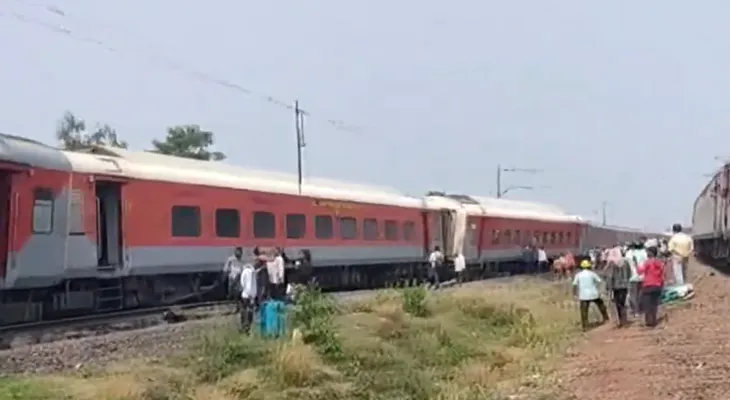 দুর্ঘটনার কবলে বেঙ্গালুরু-কামাখ্যা এক্সপ্রেস! লাইনচ্যুত ট্রেনের ১১টি বগি, মৃত ১, জখম ৭