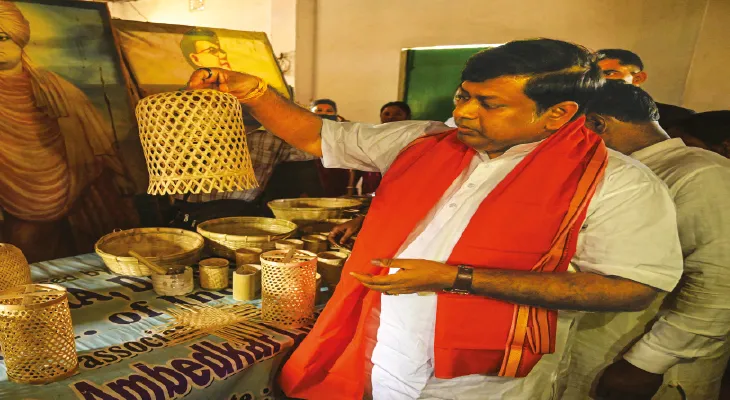 ন্যাশনাল ব্যাম্বু মিশনে বালুরঘাটে বাঁশের শিল্পের প্রশিক্ষণ কেন্দ্র চালু