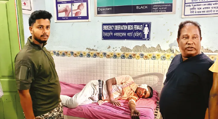 লক্ষ্মীপাড়ায় সর্দারের কান ছিঁড়ে নিল চিতাবাঘ, নাগেশ্বরীতে লড়াই করে প্রাণে বাঁচলেন শ্রমিক