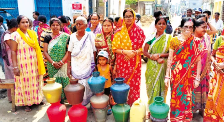 ৬ দিন ধরে জল সরবরাহ বন্ধ, মানবাজারে পাড়ায় পাড়ায় বিক্ষোভ