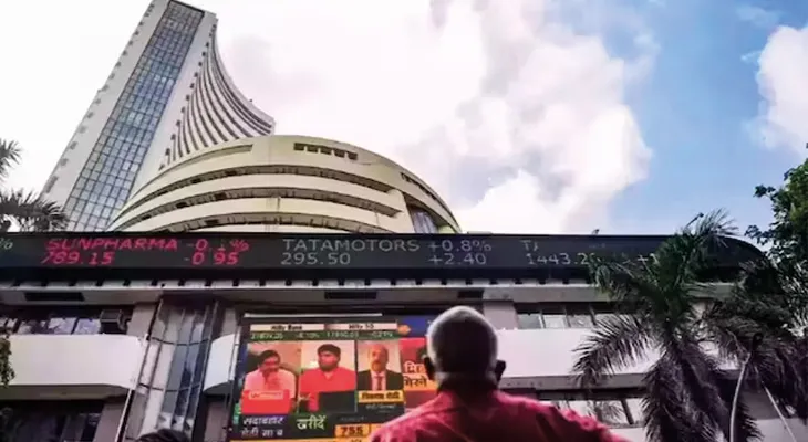 ৩৬৫ পয়েন্ট পড়ল সেনসেক্স