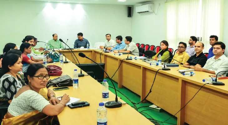 জেলায় পানীয় জলের সমস্যা মেটাতে বিডিও’দের নিয়ে বৈঠকে ডিএম, মন্ত্রী