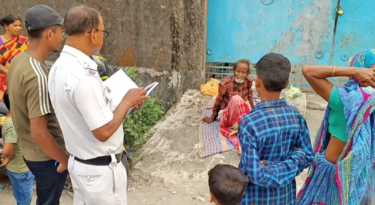 মেডিক্যালে নিয়ে যাওয়ার নামে বৃদ্ধ বাবাকে রেখে চম্পট গুণধর ছেলের