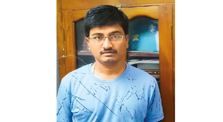 সব্জি বিক্রেতার ছেলে শুকদেবের ‘রূপকথার উত্থান’ খাদের কিনারে, ‘আমরা শাসক-বিরোধীর রাজনীতির শিকার’