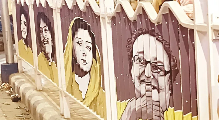 টালিগঞ্জের রাস্তায় ‘লেন্টিকুলার আর্ট’, শোভা পাচ্ছেন কৃতী বাঙালিরা
