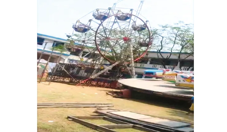 পড়াশোনা বন্ধ রেখে মুরারইয়ের মাদ্রাসা চত্বরে বসল মেলা, বিতর্ক