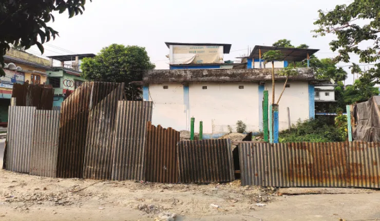 পচাগড় বাজারে পুরসভার স্টল তৈরি করা নিয়ে বিতর্ক