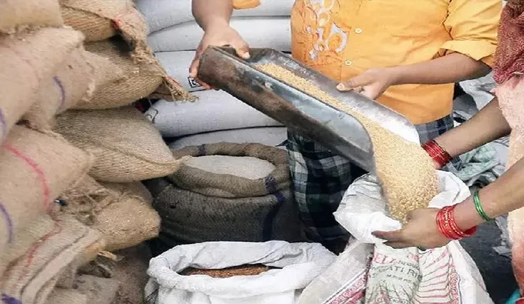 করিমপুরে ডিজিটাল গেড়োয় রেশন তুলতে গিয়ে নাকাল হচ্ছেন গ্রাহকরা
