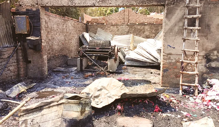 তুলো কারখানায় বিধ্বংসী আগুন, অগ্নিনির্বাপণ ব্যবস্থা নিয়ে প্রশ্ন