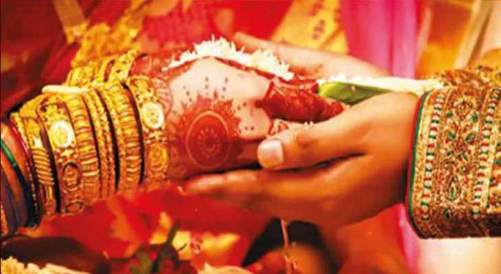 বাবা-মায়ের ইচ্ছার বিরুদ্ধে বিয়ে করলেই প্রাপ্য নয় পুলিসি সুরক্ষা, মন্তব্য এলাহাবাদ হাইকোর্টের