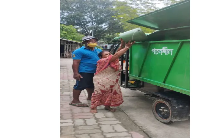 সলিড ওয়েস্ট ম্যানেজমেন্ট কেন্দ্র থেকে  উৎপাদিত সার স্বল্পমূল্যে পাবেন চাষিরা