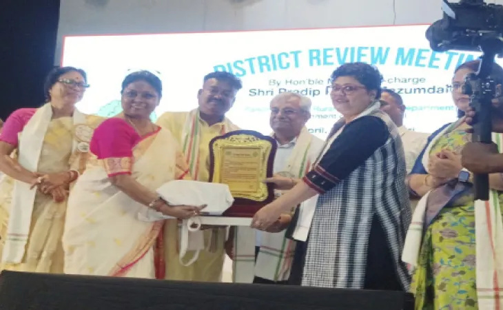 করোনার সময় অ্যাম্বুলেন্স, শববাহী গাড়ি চালিয়ে সম্মানিত দেবশ্রী ভট্টাচার্য