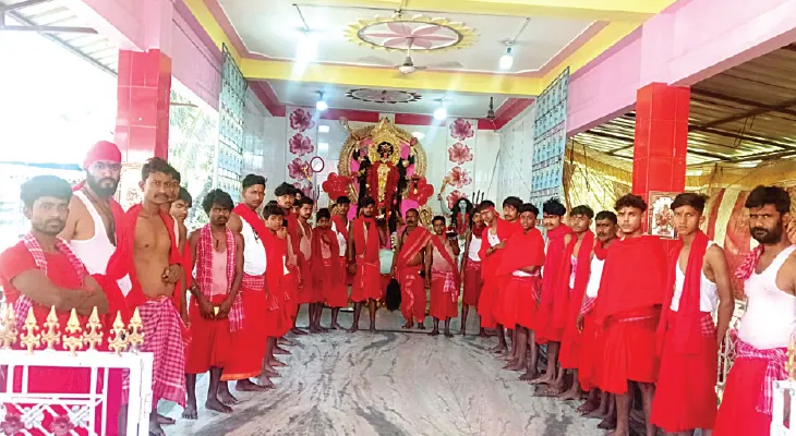 কোচবিহারের মহামায়া কলোনি স্পোর্টিং ক্লাব ও কেটু সাধুর চড়কপুজো ৩৪ বছরে পড়ল