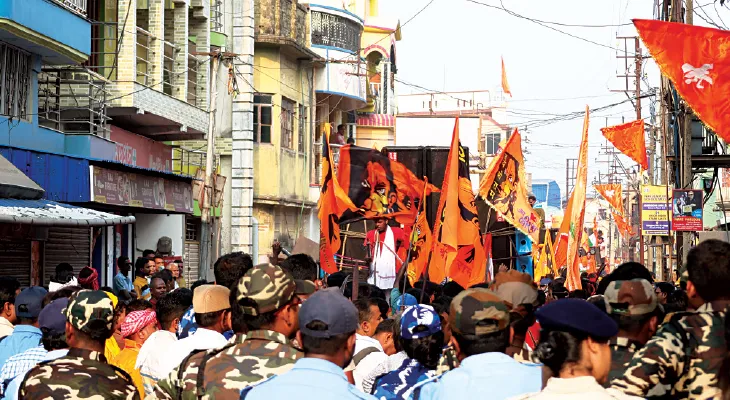 বাঁশবেড়িয়ায় নির্বিঘ্নে হনুমান জয়ন্তী, শব্দ তাণ্ডবের অভিযোগ