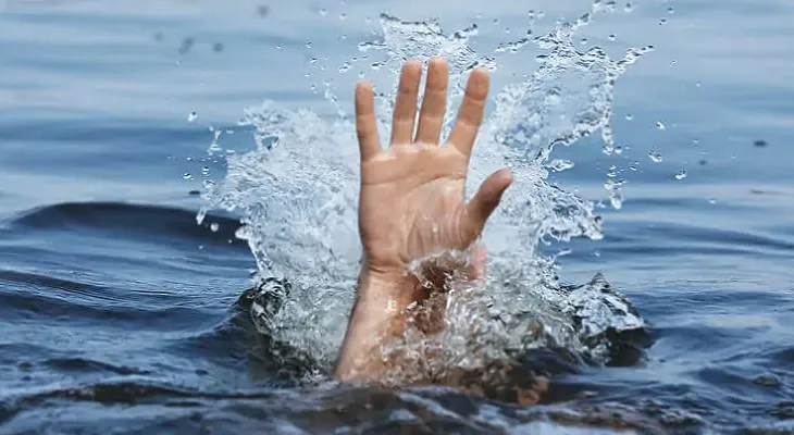 মাঝরাতে গঙ্গায় স্নান করতে নেমে ডুবে মৃত্যু ভাইয়ের, বাঁচাতে গিয়ে নিখোঁজ দাদা, পানিহাটিতে শোকের ছায়া