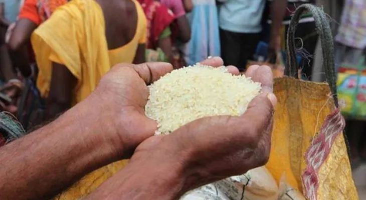 দক্ষিণ ২৪ পরগনায় শতাধিক রেশন ডিলারকে শোকজ