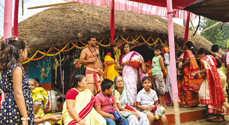 নীলপুজোয় নবদ্বীপের বিভিন্ন শিবমন্দিরে ভিড়, হংসবাহন মন্দিরে ভক্তের সমাগম