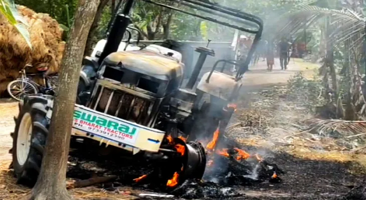 দুর্ঘটনায় শিশুর মৃত্যুতে অগ্নিগর্ভ বাসন্তী, গাড়ি ভাঙচুর বিক্ষুব্ধদের