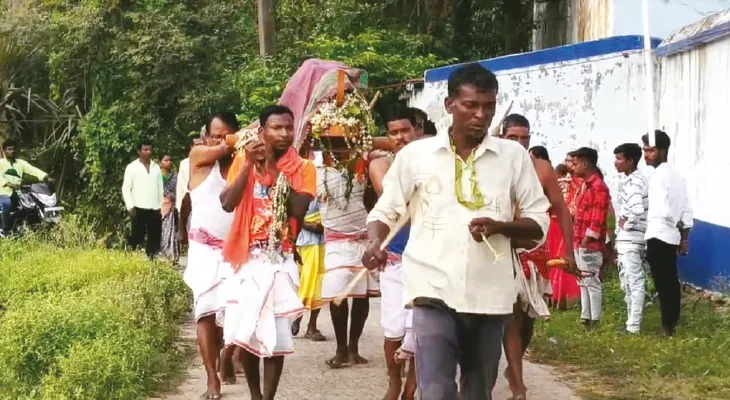 ২০০ বছর ধরে গাজনের আয়োজন করছেন শেখ ভাইরা, ইন্দাসে সম্প্রীতির অনন্য নজির